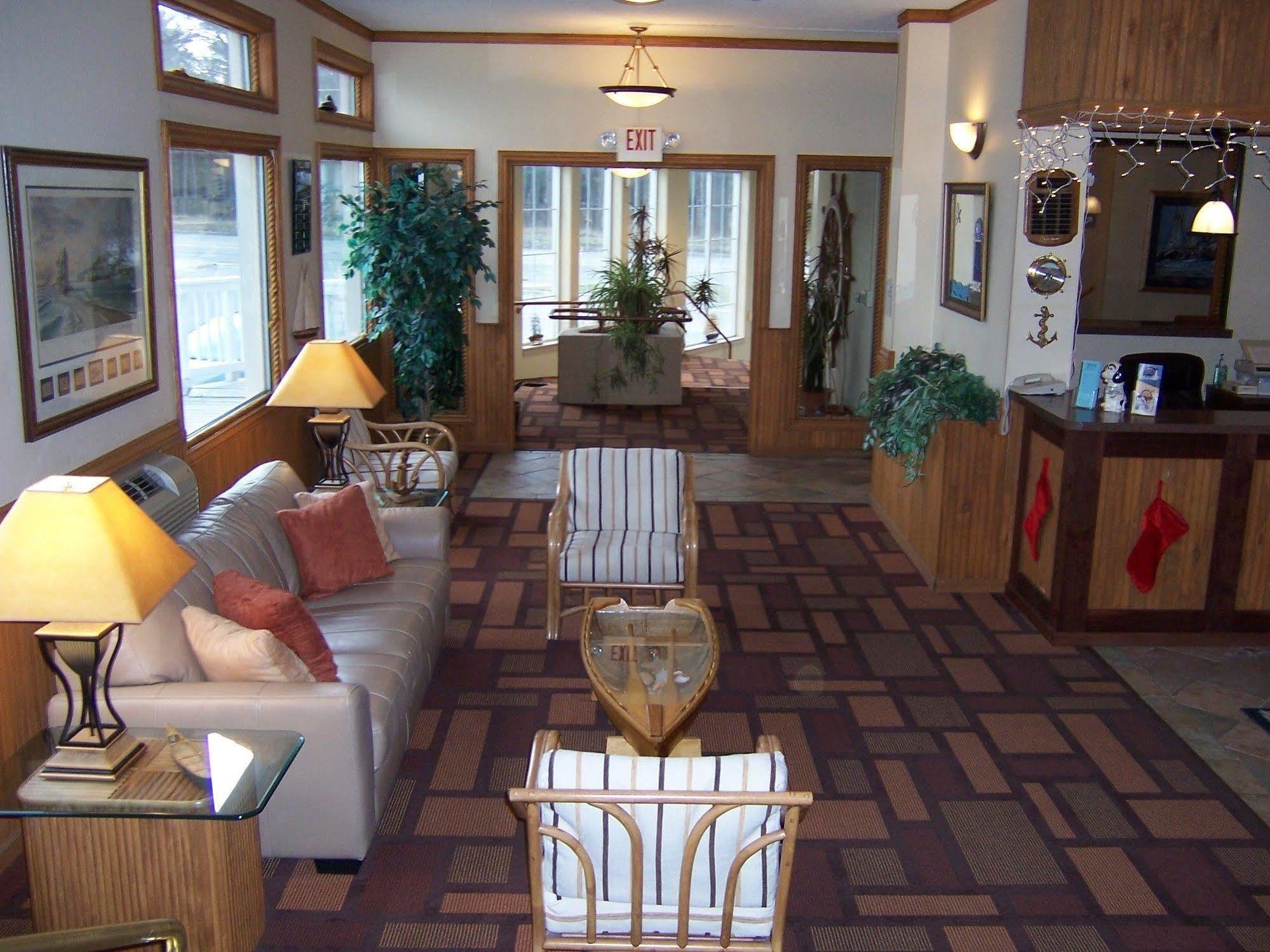 Pinestead Reef Resort Traverse City Exterior photo